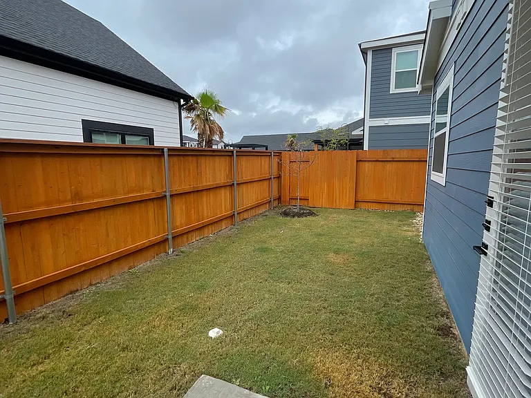 Alves Ln — Photo 28