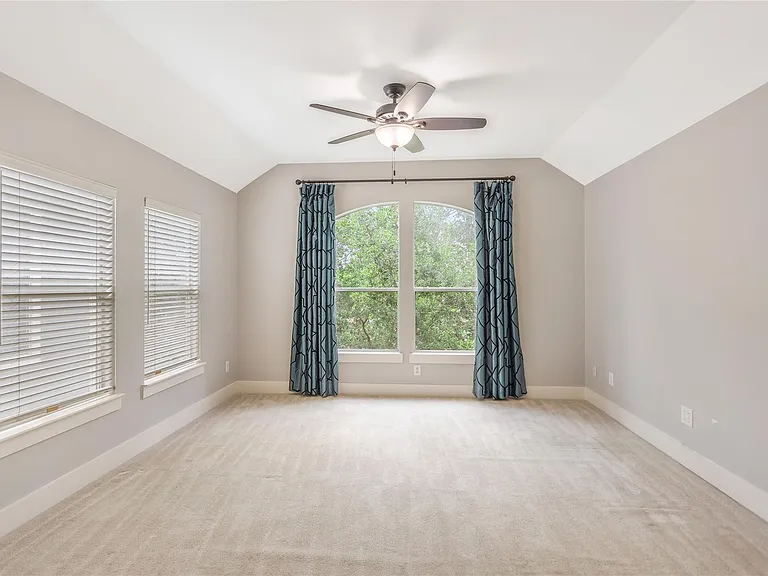 1207 Nagle St — Photo 21