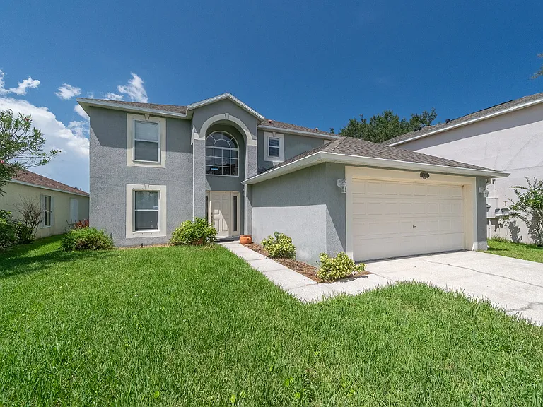 2081 Brookshire Cir — Photo 1