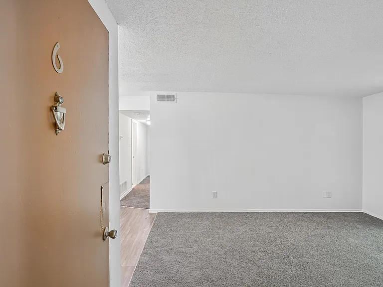 Lewis on Cascade Apartments — Photo 13