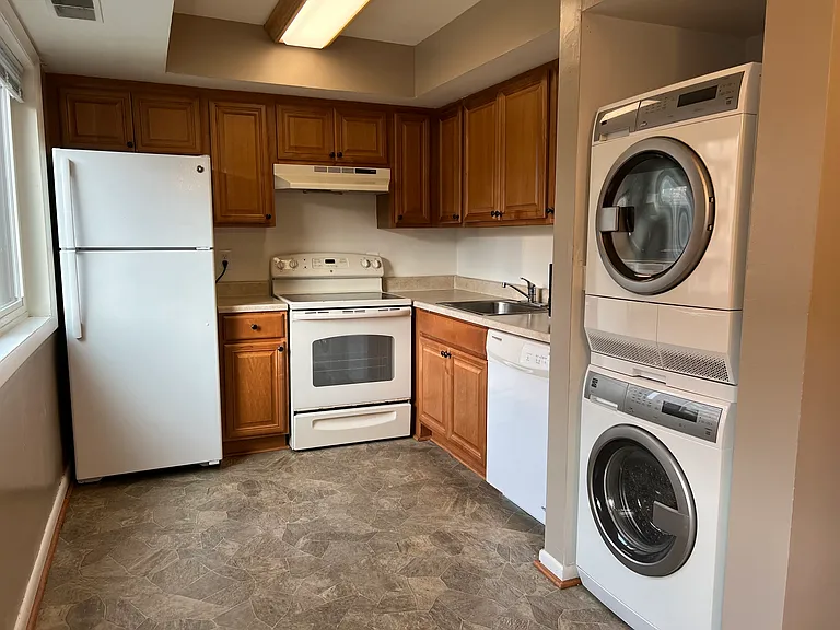 3300 S 28th St #401 — Photo 4