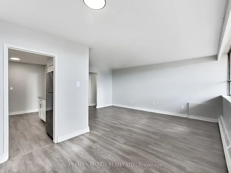 65 Thorncliffe Park Dr #1411 — Photo 8