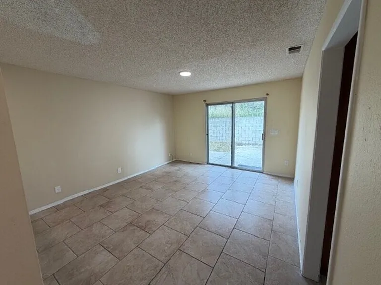 1609 Grove St #B — Photo 20