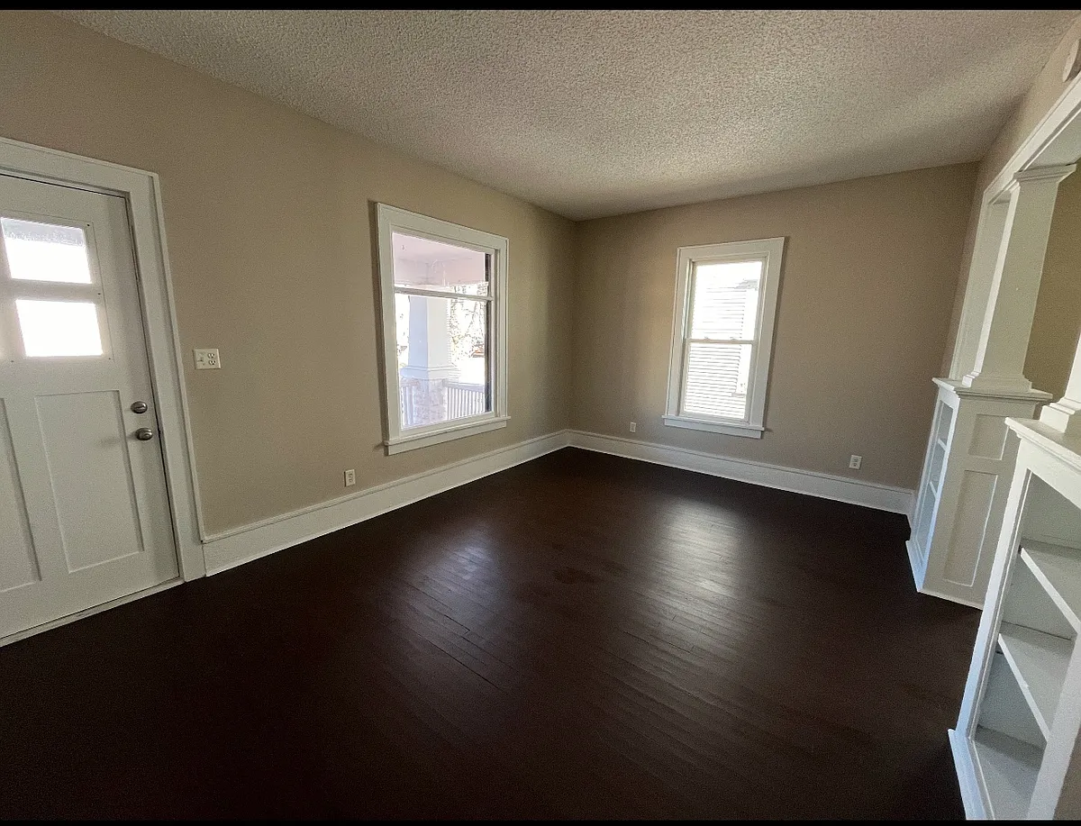 Building Photo - 1400-02 15th Ave #1402