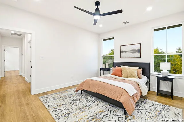 1801 W Southcross Blvd — Photo 15