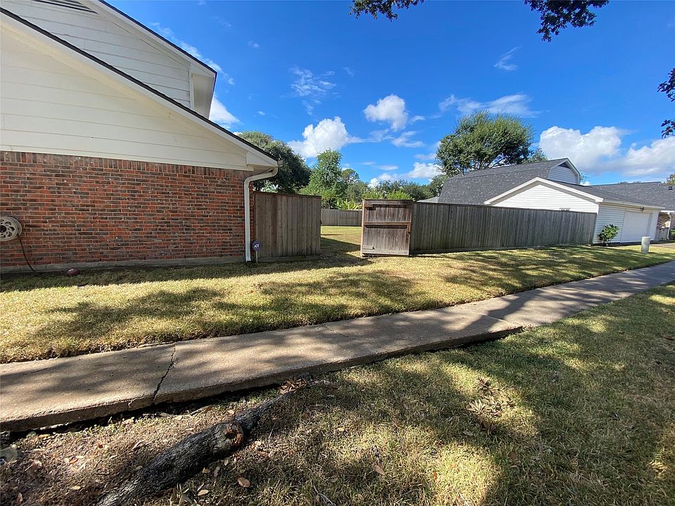 1st image of 11702 N Petersham Dr #11702
