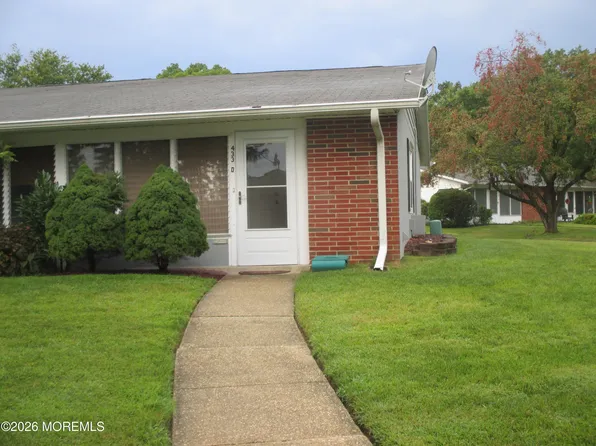 433D Picardy Ct, Lakewood, NJ 08701