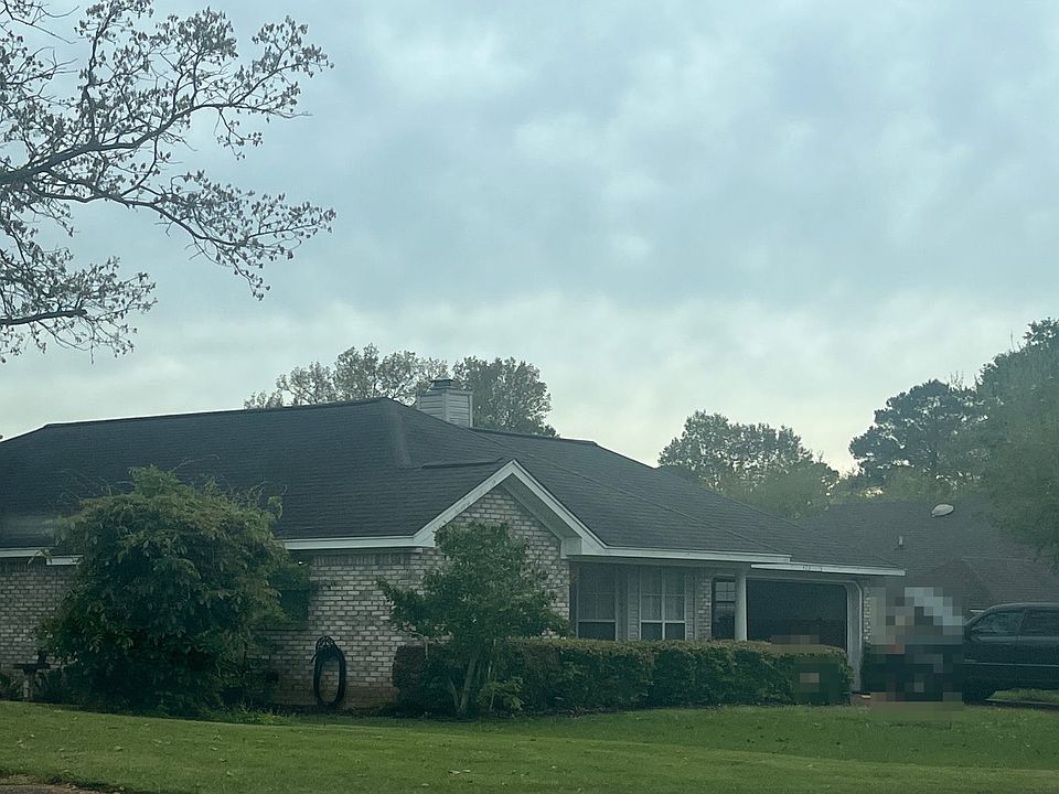 1st image of 423 Oak Lawn Dr