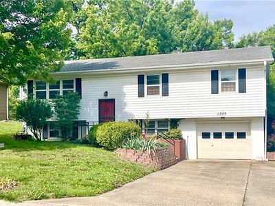 1505 Safari Dr, Saint Joseph, MO, 64506