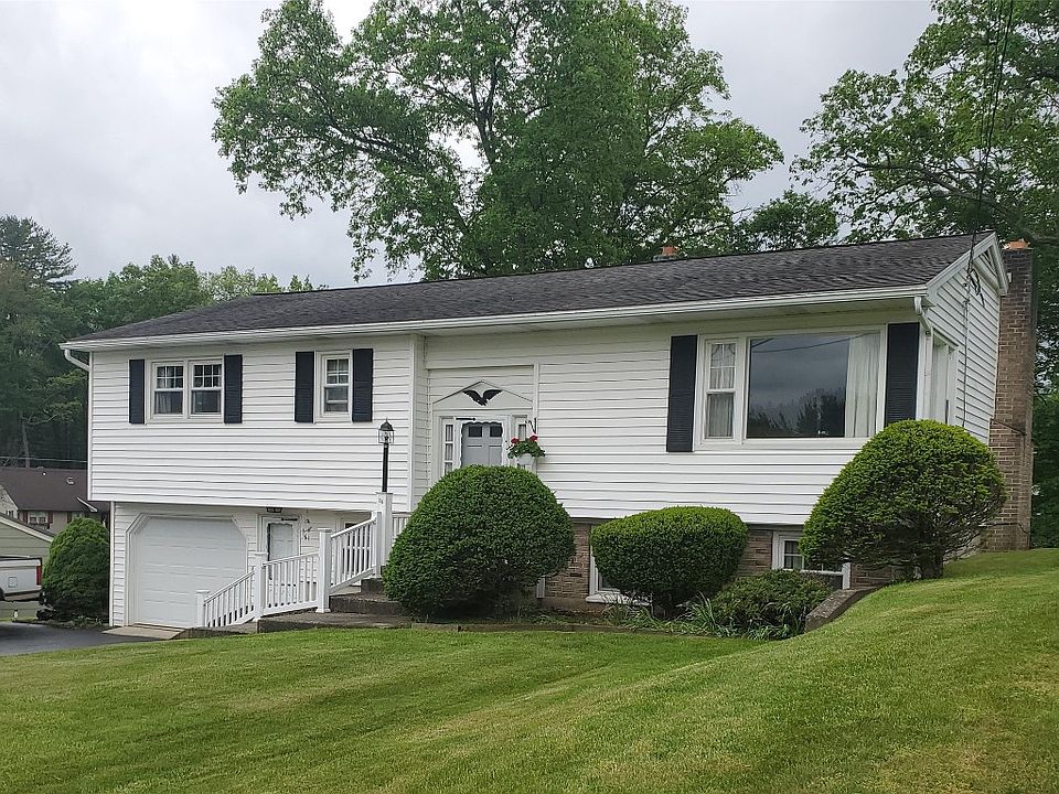 1st image of 25 Woodland Dr