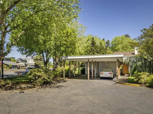 715 N Tomahawk Island Dr, Portland, OR 97217