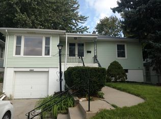 5632 Cedar St, Omaha, NE 68106