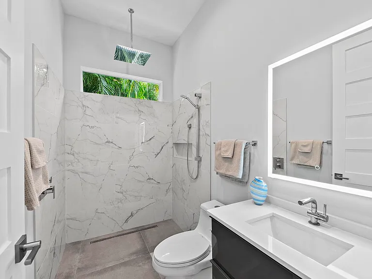 2335 Waldemere St — Photo 19