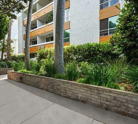2nd image of 826 2nd St APT 101