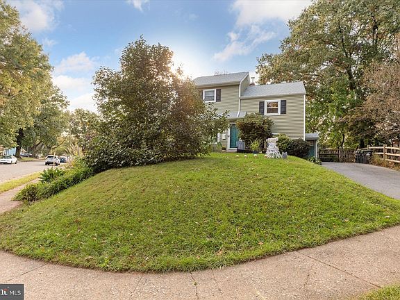 3rd image of 31 Robarts Dr