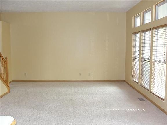 4th image of 7997 Windsome Ct