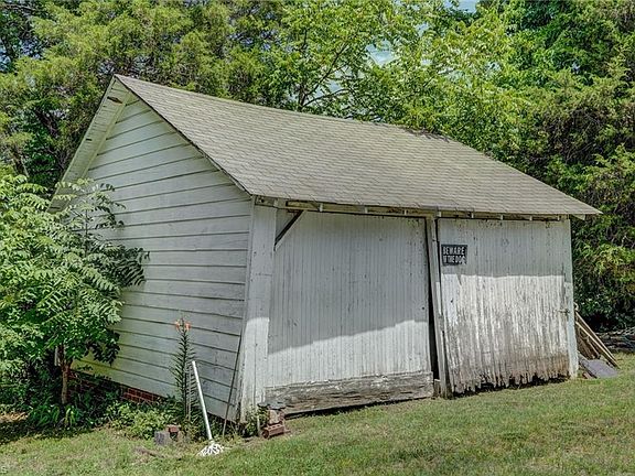 36th image of 1165 Ashley Loop