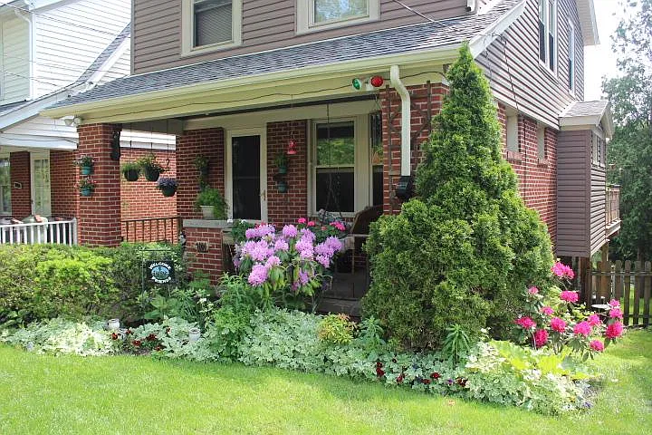 3 bed, 1600 sqft, $750 — Photo 2