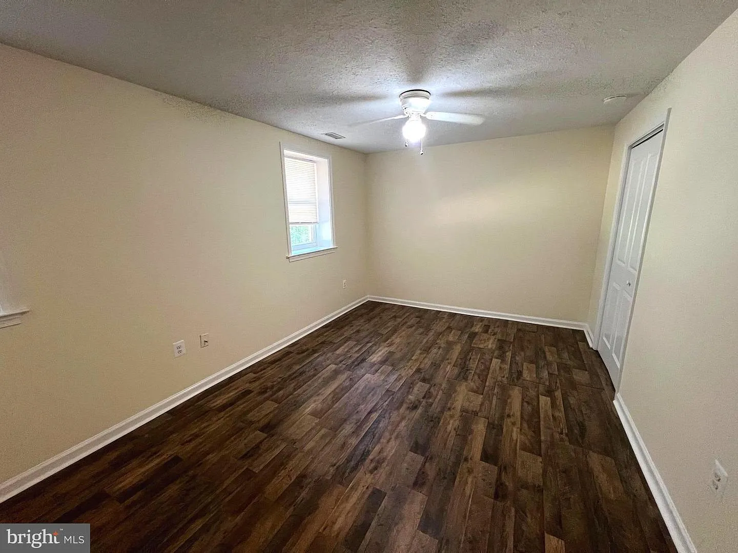 1 bed, 700 sqft, $1,200 — Photo 4