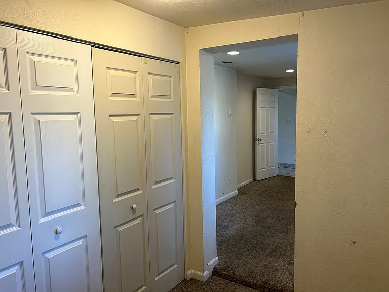 952 Pioneer Ave — Photo 16