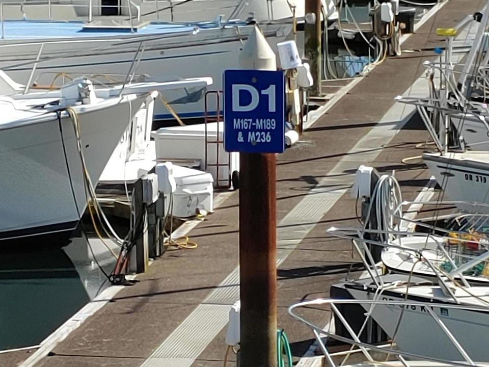 2nd image of SE Bay Blvd