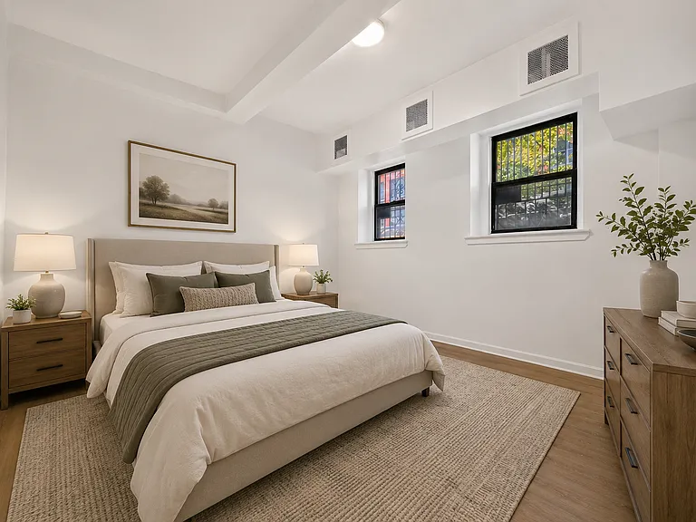 960 Sterling Pl #B — Photo 2