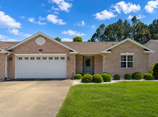 654 Lake Harbor Dr, Marion, IL 62959