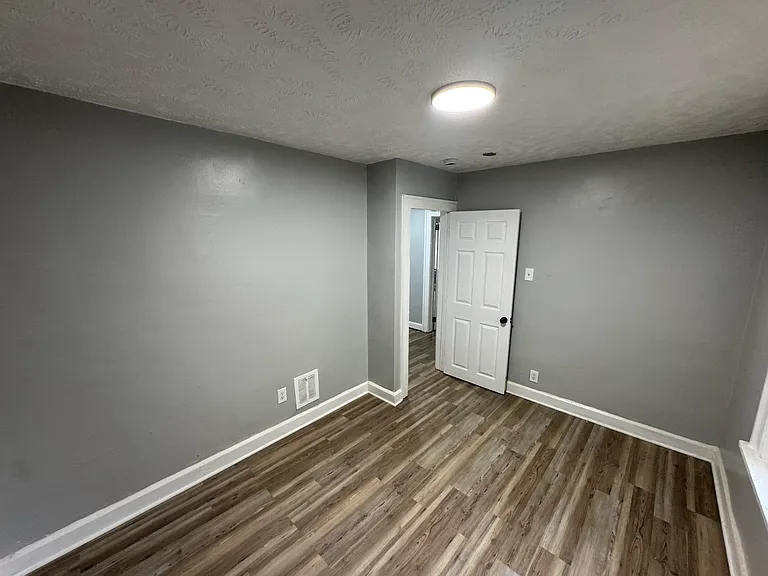 12701 Rexford Ave — Photo 15