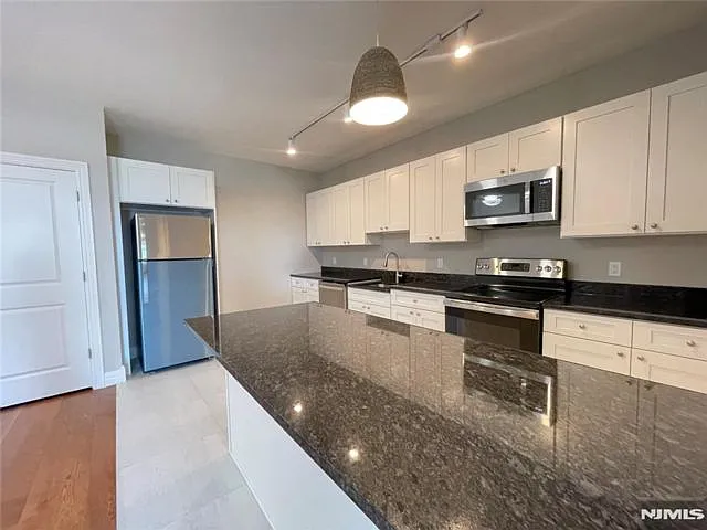 116 Essex St #202 — Photo 8