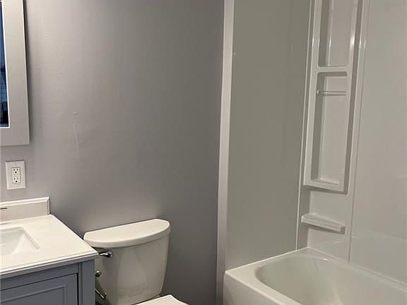 5th image of 1986 S Park Ave #4