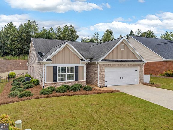 2nd image of 316 Lakeview Bend Cir