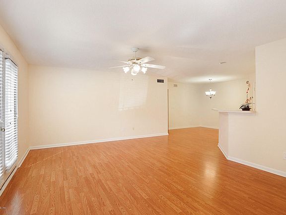 4th image of 13715 RICHMOND PARK Drive #501