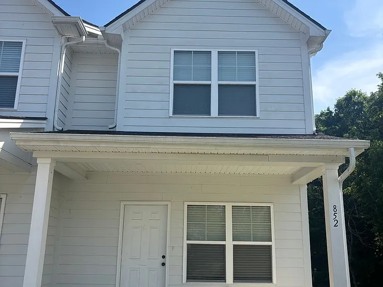852 Levitan Dr — Photo 2