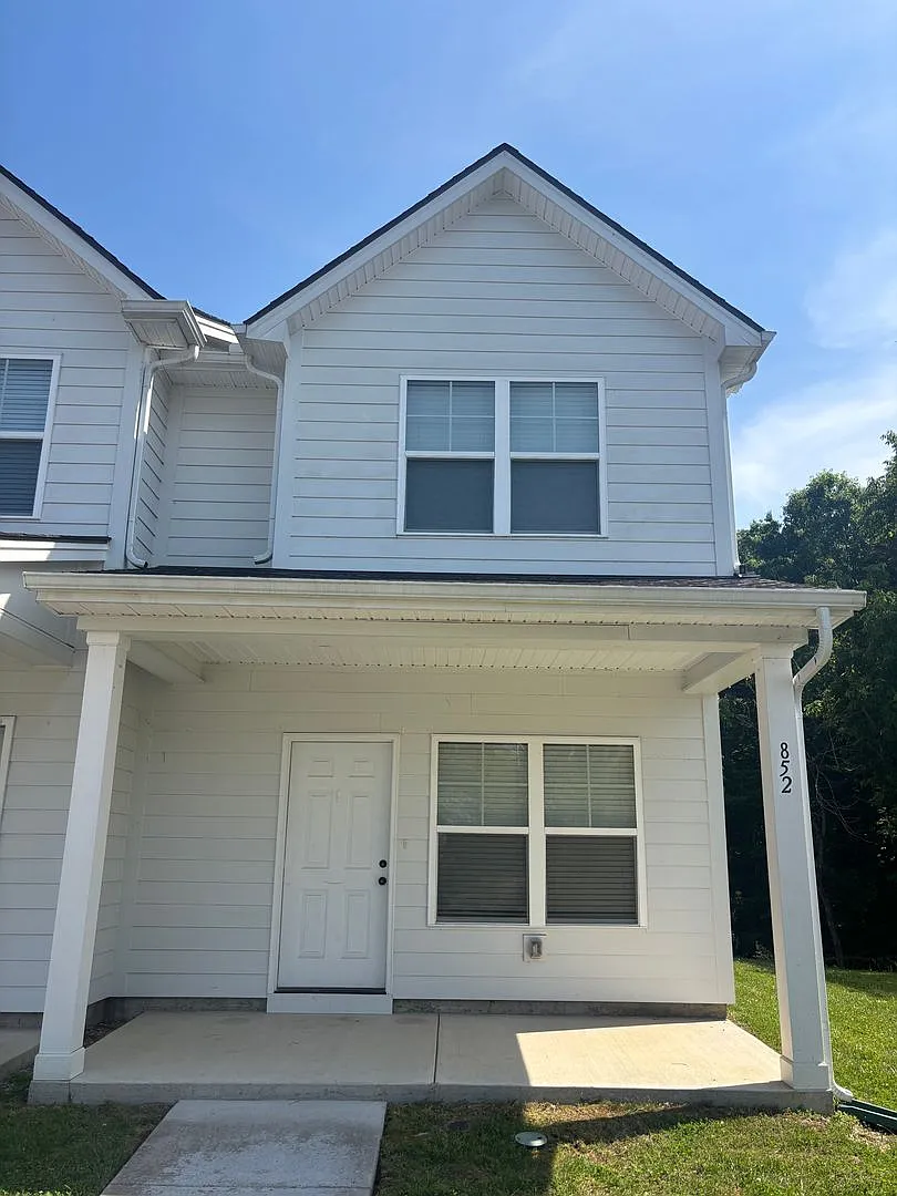 Building Photo - 860 Levitan Dr