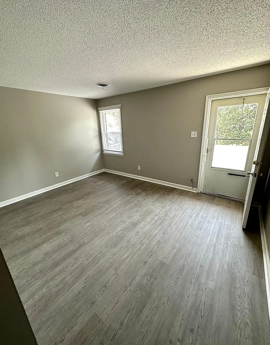 Building Photo - 393 Melrose Dr #2