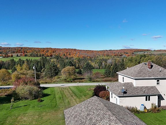 4th image of 918 Stearns Brook Road