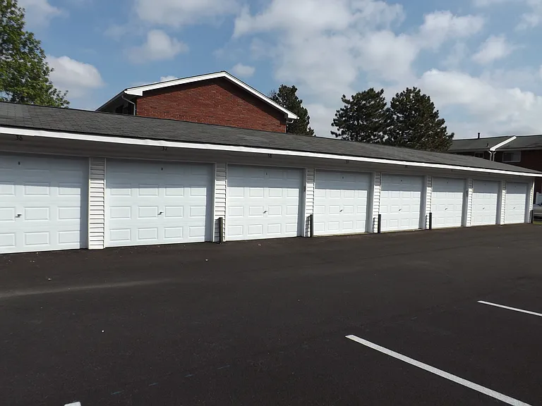 Westbrooke Commons Apartments and Townhomes — Photo 17