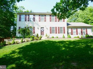 8910 Jameson St, Lorton, VA 22079