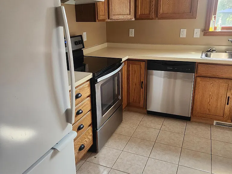 229 Central Ave — Photo 18