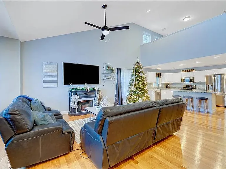 500 Mendon Rd #10 — Photo 3