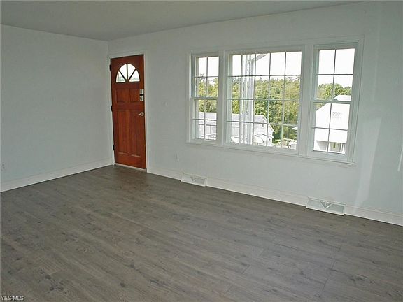 3rd image of 133 Barnhart St