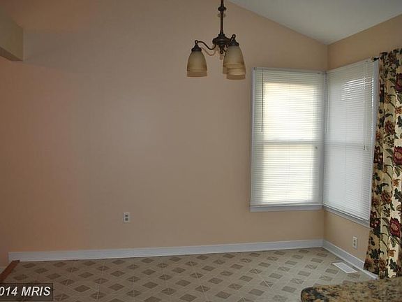 4th image of 8 Bryant Blvd