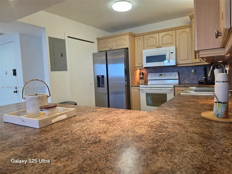 3725 S Ocean Dr #1401 — Photo 12
