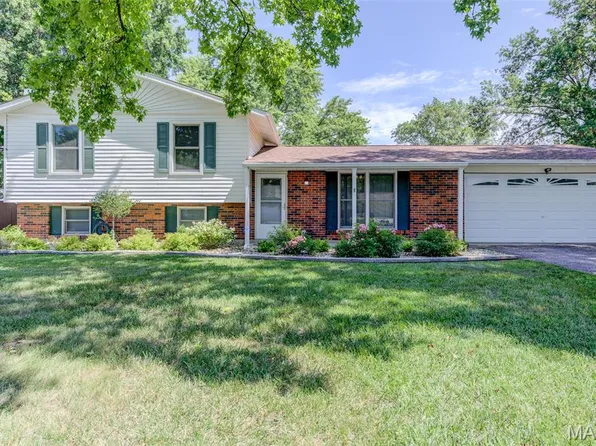 6 Barkwood Ct, Saint Peters, MO 63376