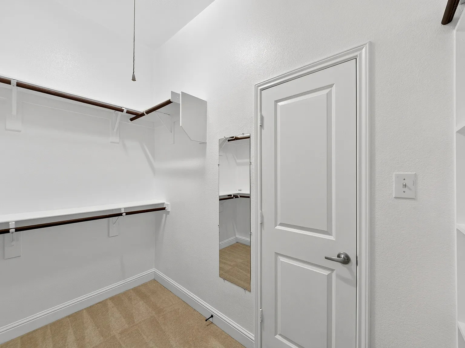 3 bed, 2.5 bath, 2271 sqft, $2,800 — Photo 3