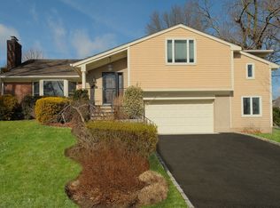 228 Rogers Dr, Scarsdale, NY 10583