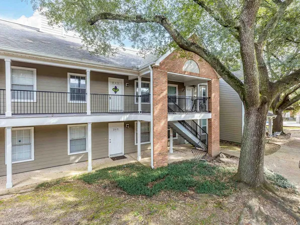141 E Boyd Dr APT 211, Baton Rouge, LA 70808
