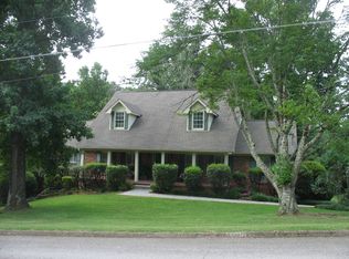 5600 Meadow Glen Dr, Knoxville, TN 37919