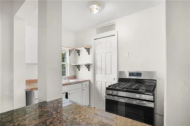 325 S Lopez St #E — Photo 7