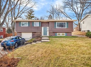 533 Hitchcock Ave, Lisle, IL 60532